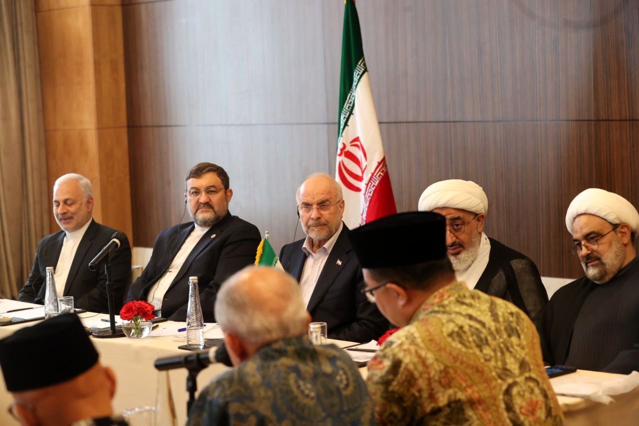 نشست علمای اسلامی و اندیشمندان دانشگاهی اندونزی با قالیباف