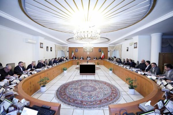 پزشکیان: اگر مصرف تولیدات داخلی بهینه نشود، خودروسازان اجازه ادامه تولید نخواهند داشت