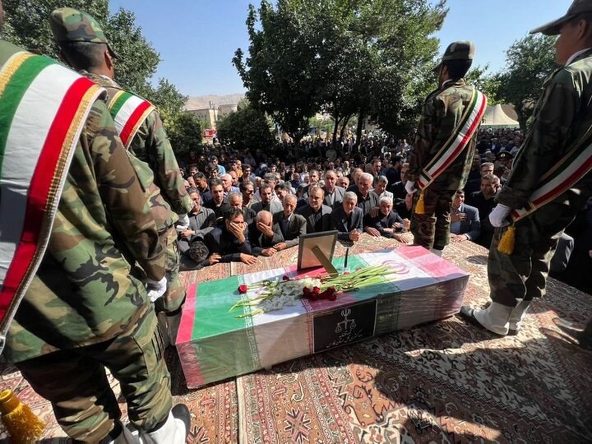 آغاز مراسم تشییع پیکر قاضی شهید احسان باقری در شیراز