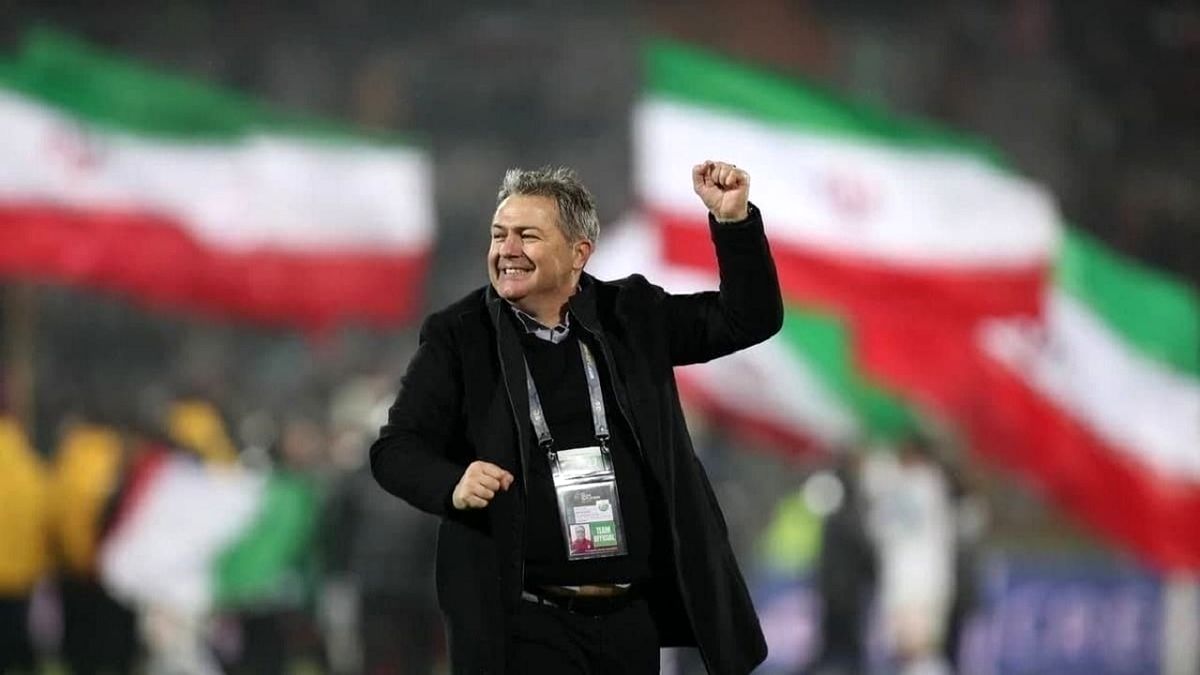 اسکوچیچ سرمربی باقی ماند