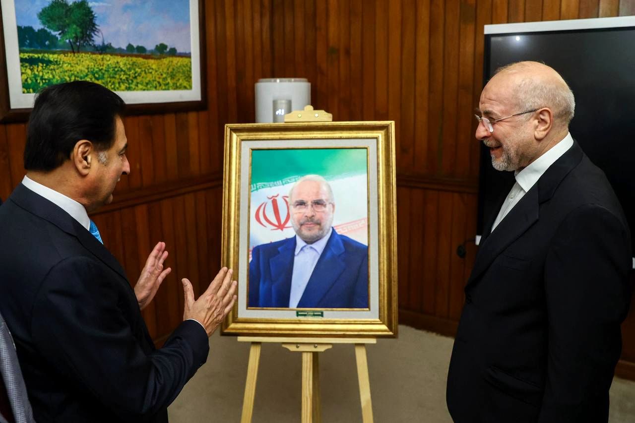 هدیه ویژه سردار ایاز صادق به قالیباف +عکس