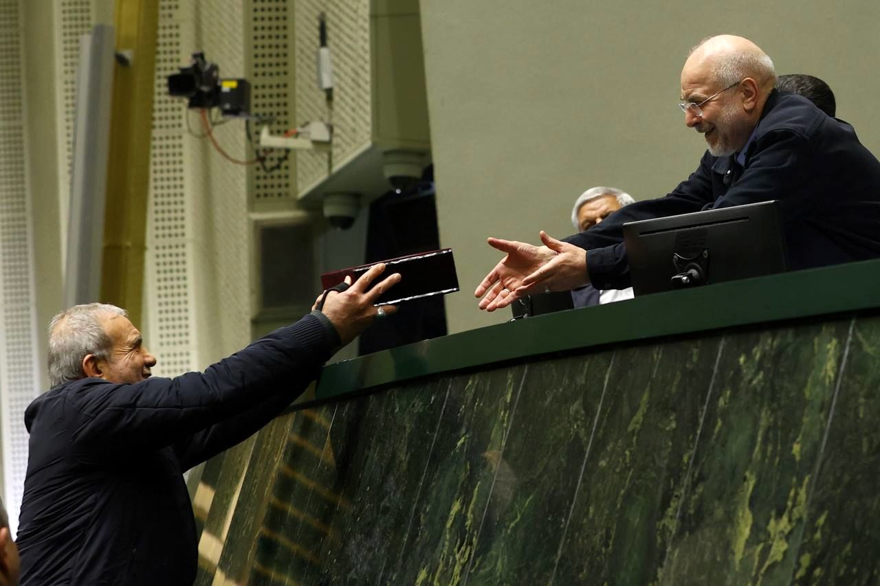 تصاویر: پزشکیان لایحه بودجه ۱۴۰۵ را به مجلس تقدیم کرد