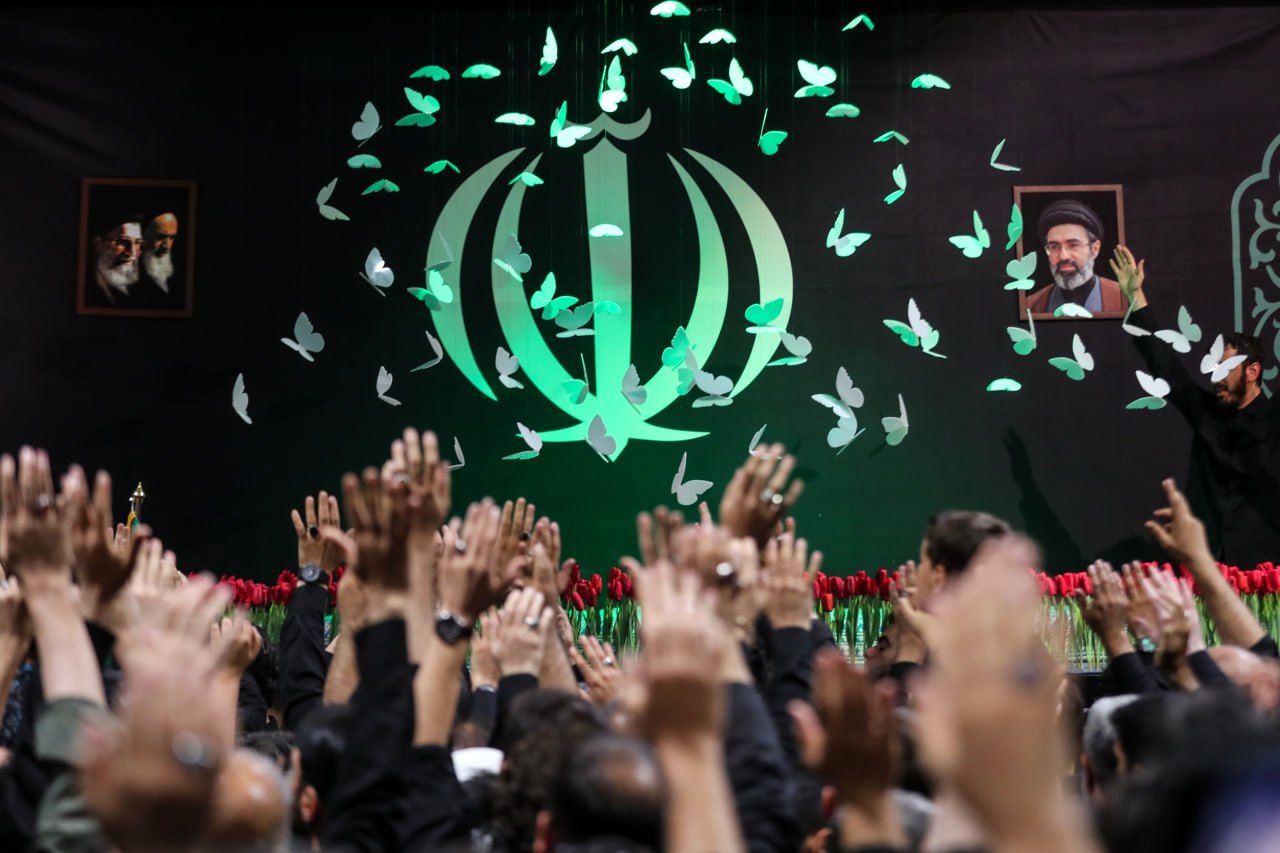 ادای احترام هیئتی از افغانستان به پیکر مطهر قائد شهید امت