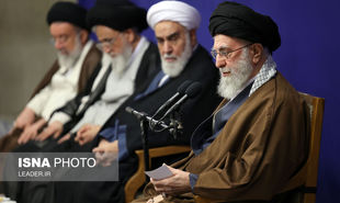 دیدار دست‌اندرکاران کنگره بین‌المللی علامه نائینی با رهبر انقلاب