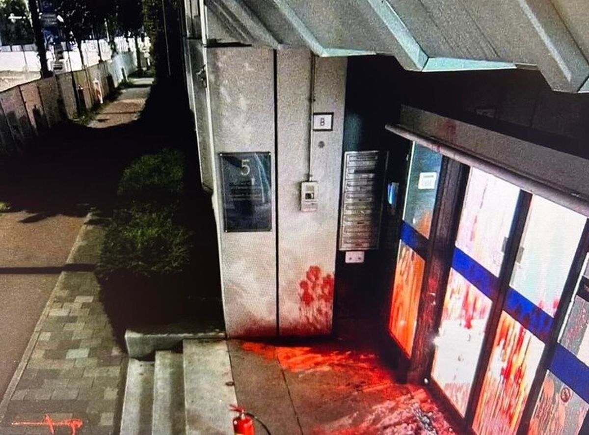 حمله افراد ناشناس به سفارت اسرائیل در لاهه