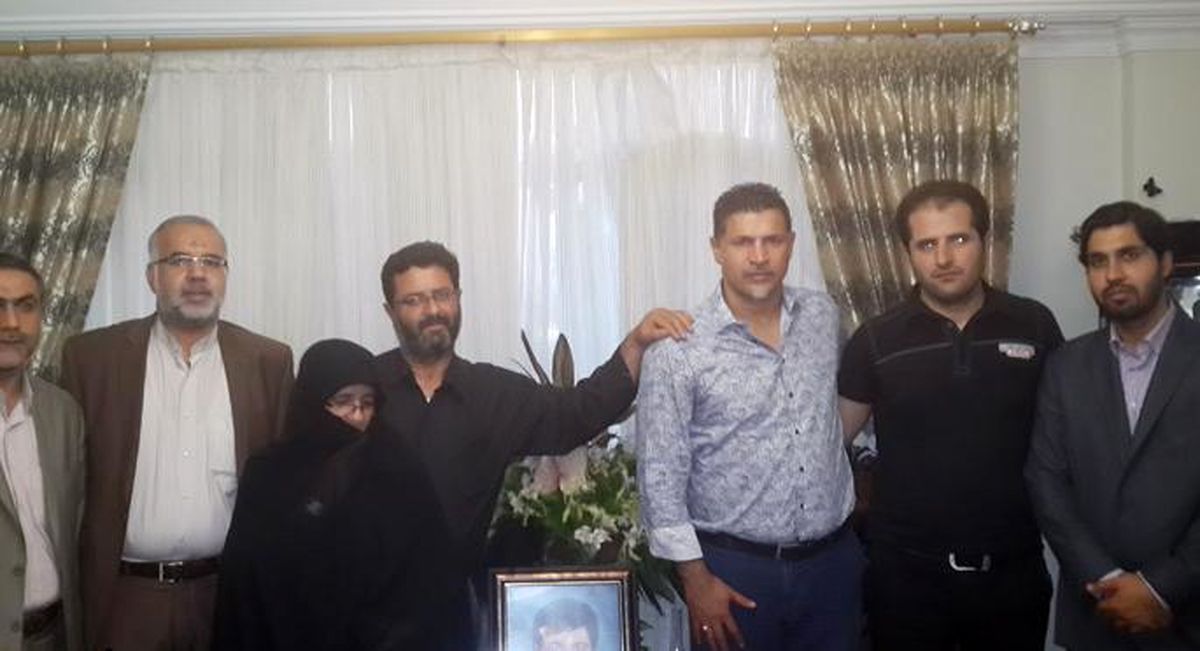 دایی‌وکاشانی‌درخانه‌فوتبالیست‌کشته‌شده/عکس