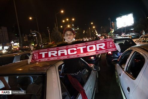 تصاویر: حواشی دیدنی شادی هواداران تراکتور