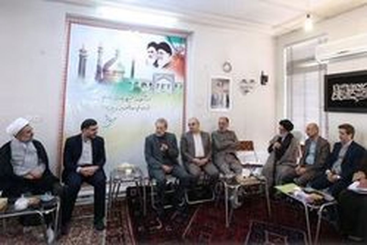 لاریجانی: دشمن قصد کنار زدن روحانیون از بین مردم را دارد