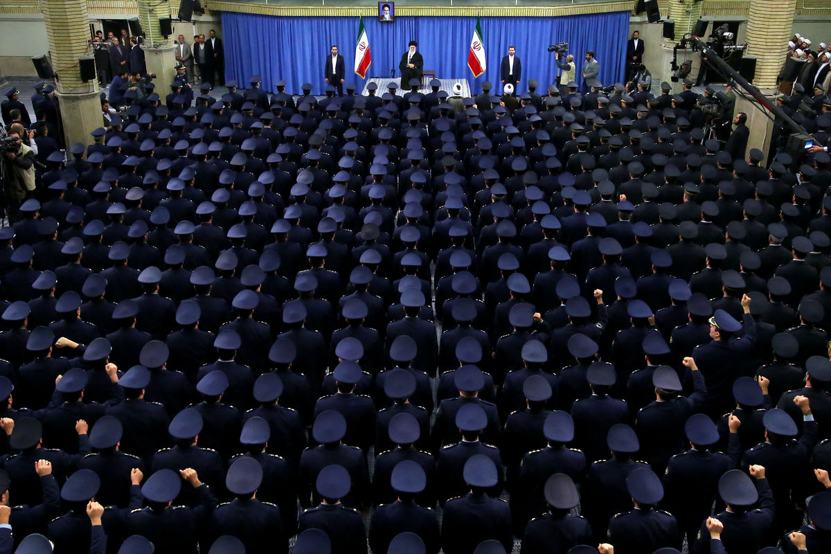 تصاویر: دیدار کارکنان نیروی هوایی ارتش با رهبر معظم انقلاب