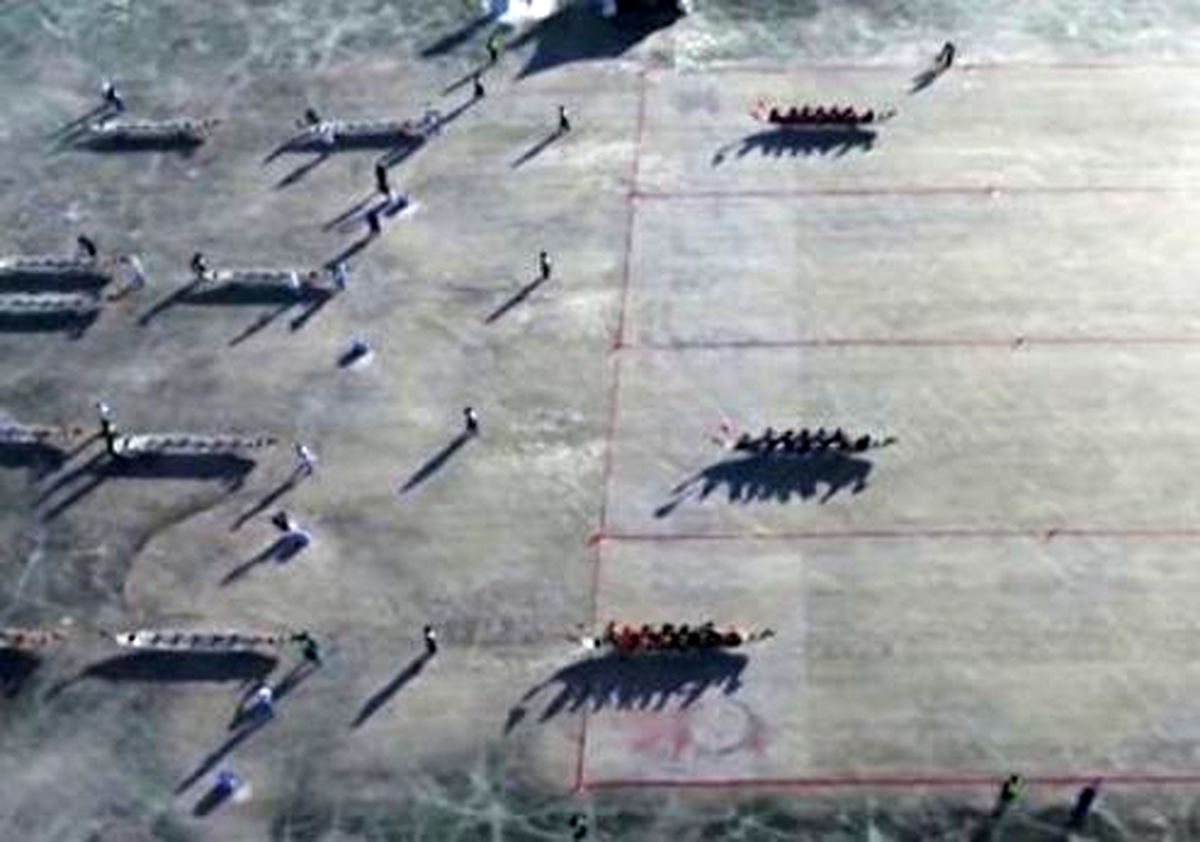 مسابقه قایق‌های اژد‌ها بر روی یخ در شمال چین + فیلم