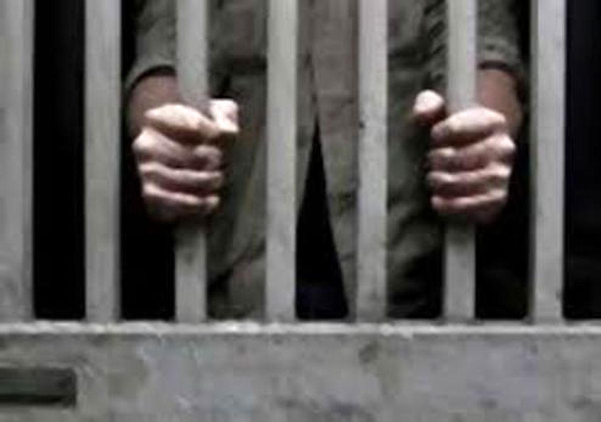 روشی دخترانه برای مهار خشونت زندانیان +تصاویر
