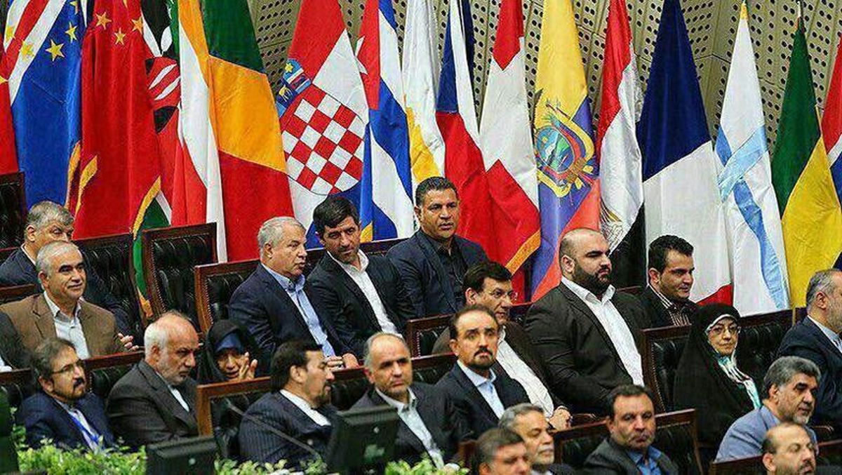 غایبان مراسم تحلیف چه کسانی بودند؟