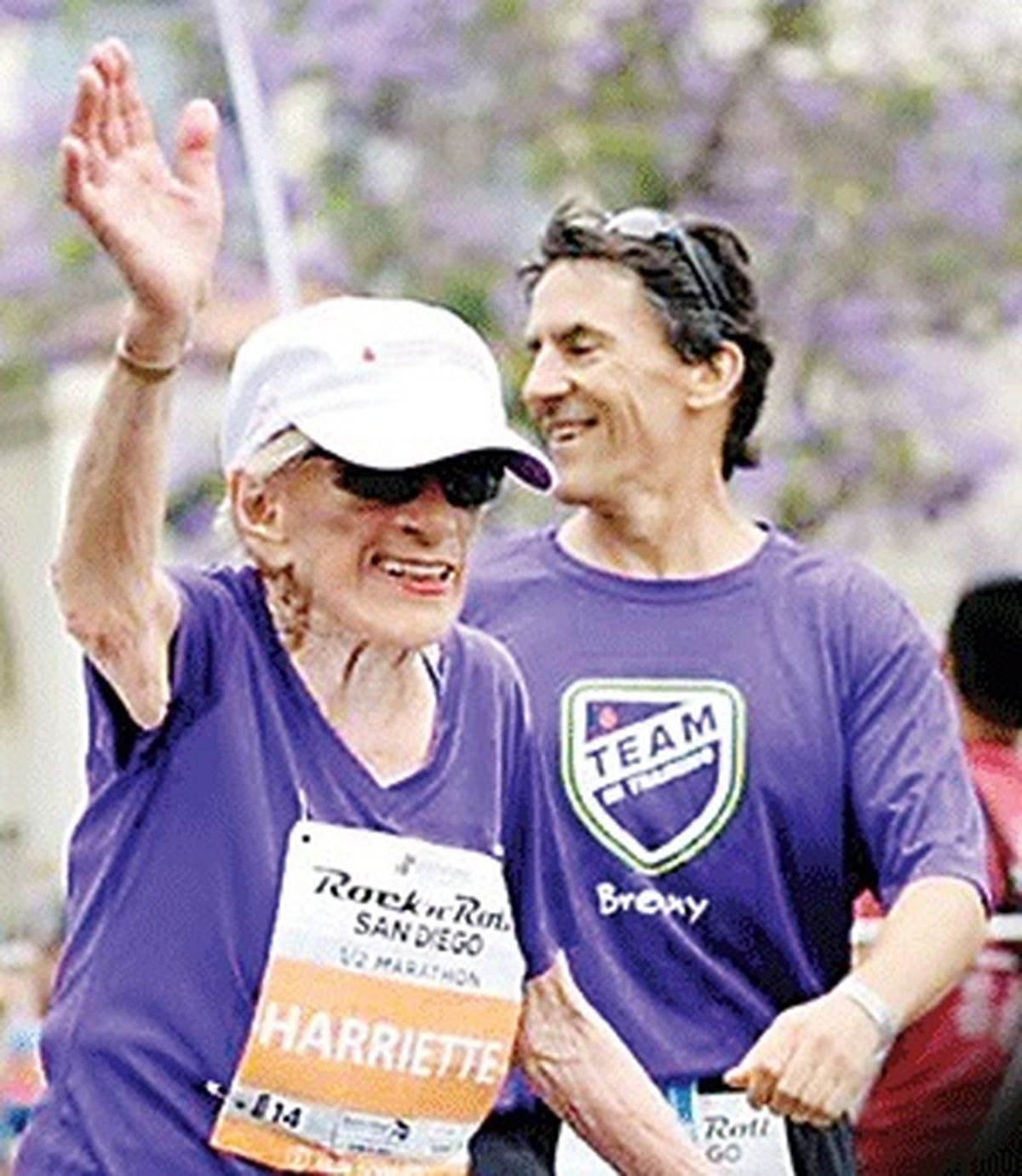 رکوردشکنی زن ۹۴ ساله در دوی ماراتن! +عکس