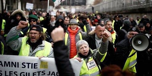 جلیقه‌زردها اعتراضات خود در فرانسه را از سرگرفتند