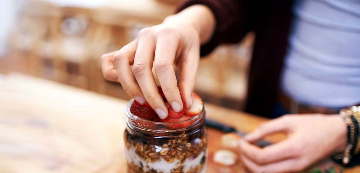 کدام غذاها را می‌توانید با معده خالی بخورید و کدام غذاها را نه!