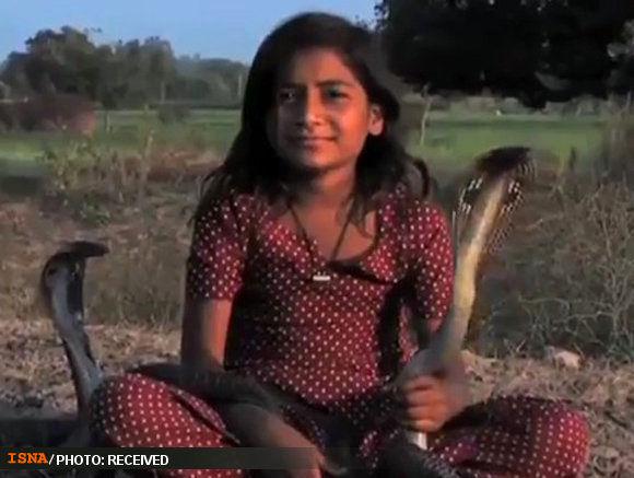 دختريكهتنهاهمبازيانشمارهاهستند!/عکس