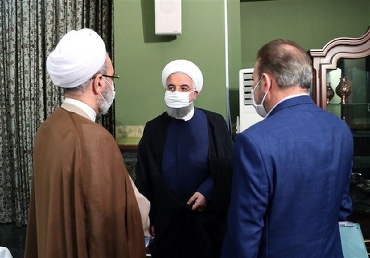 تصاویر: ماسک زدن روحانی در جلسه مقابله با کرونا