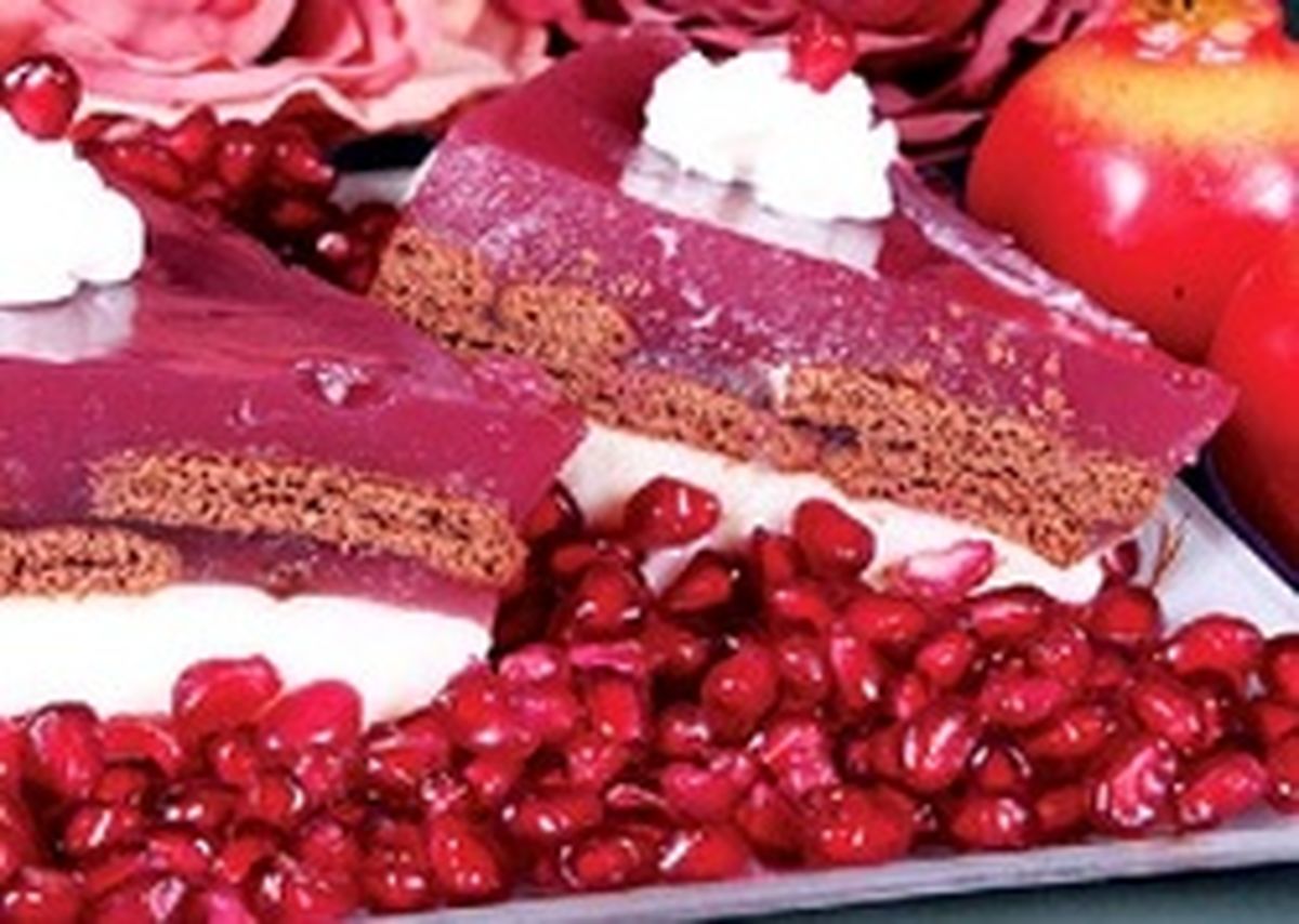 دسر کیسل انار مخصوص شب یلدا