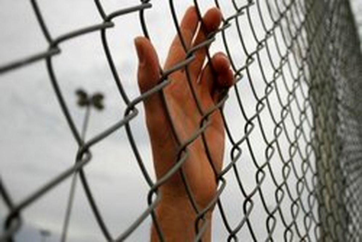 افراطیون فرانسوی ورود مهاجران به فرانسه را متوقف کردند