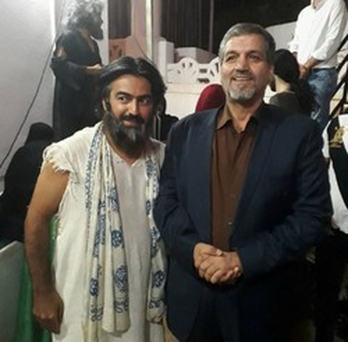 تیپ عجیب خواننده معروف در کنار کواکبیان +عکس