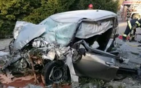 فیلم: زنده ماندن معجزه آسای راننده بعد از تصادفی ترسناک