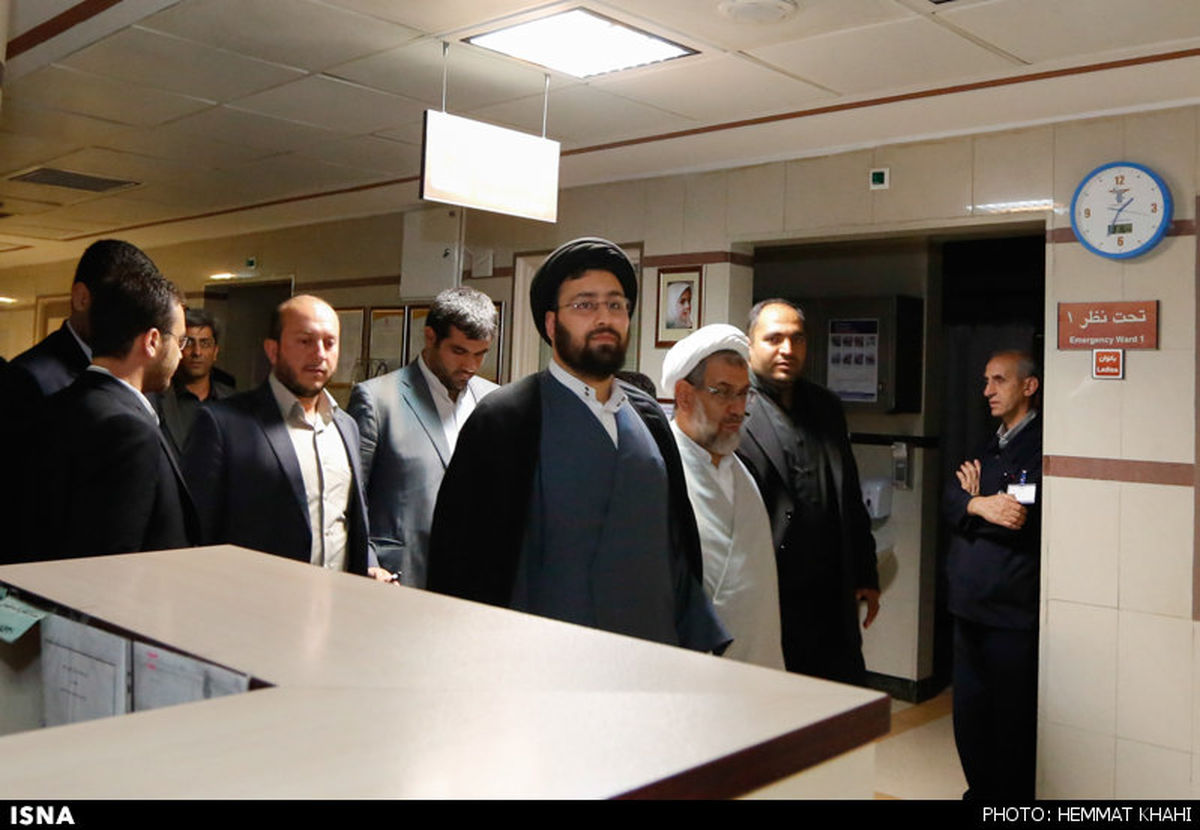 عکس/
عیادت نوه امام از آیتاللهمهدویکنی