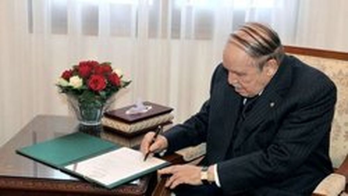 پیام بوتفلیقه به روحانی به مناسبت چهلمین سالگرد انقلاب