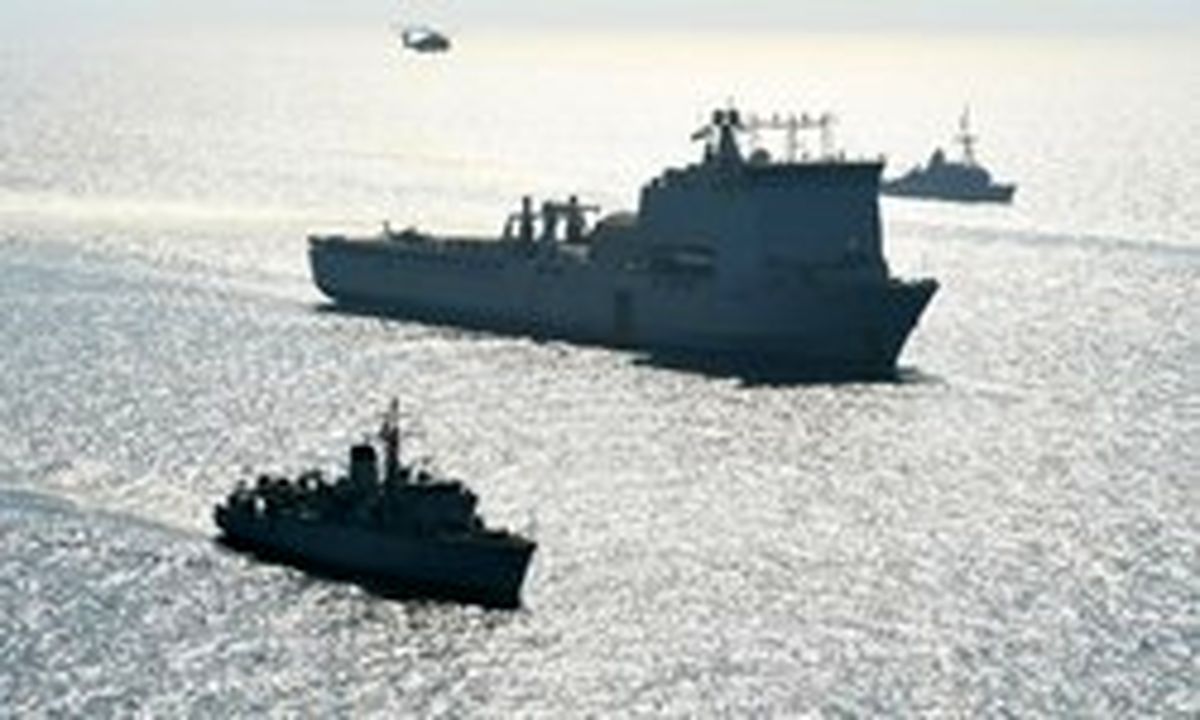 نیروهای دریایی آمریکا و انگلیس مانور مین‌روبی برگزار کردند