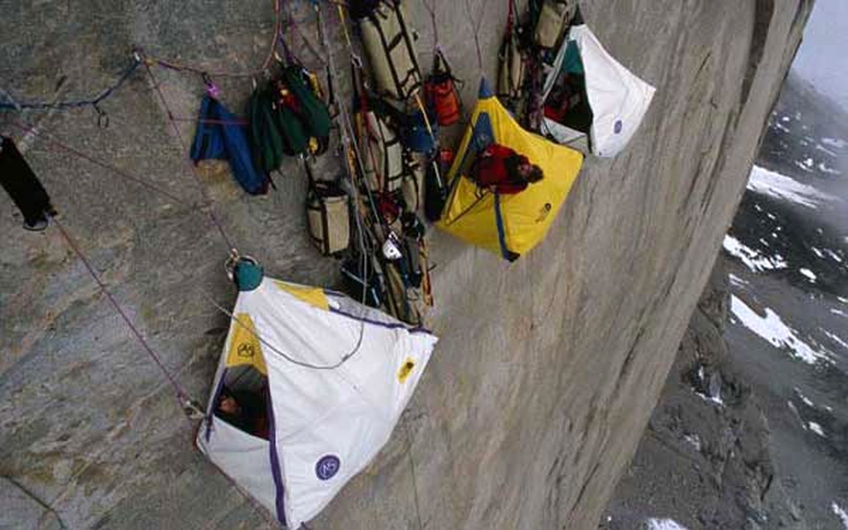 تصاویر/ کوهنوردان شب ها کجا می‌خوابند؟