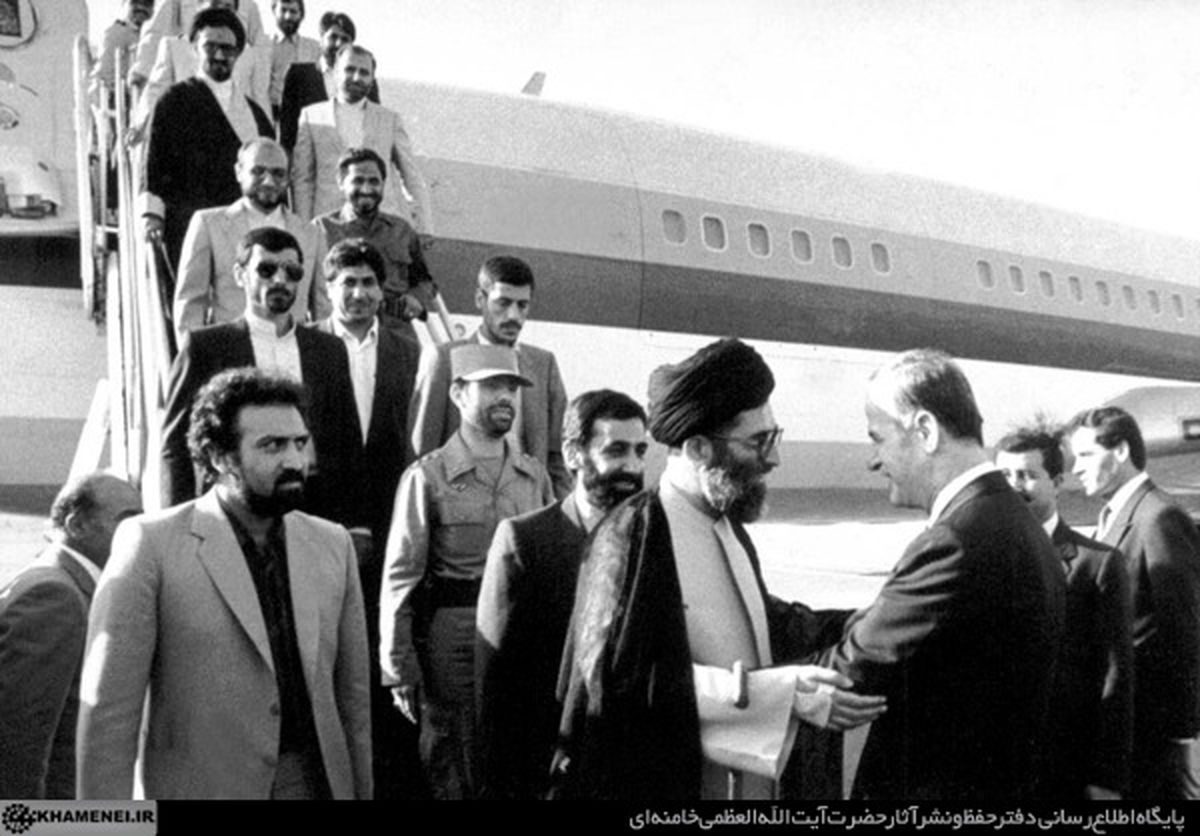 تصاویر سفر رهبر انقلاب به سوریه و تشرف به حرم حضرت زینب (س)