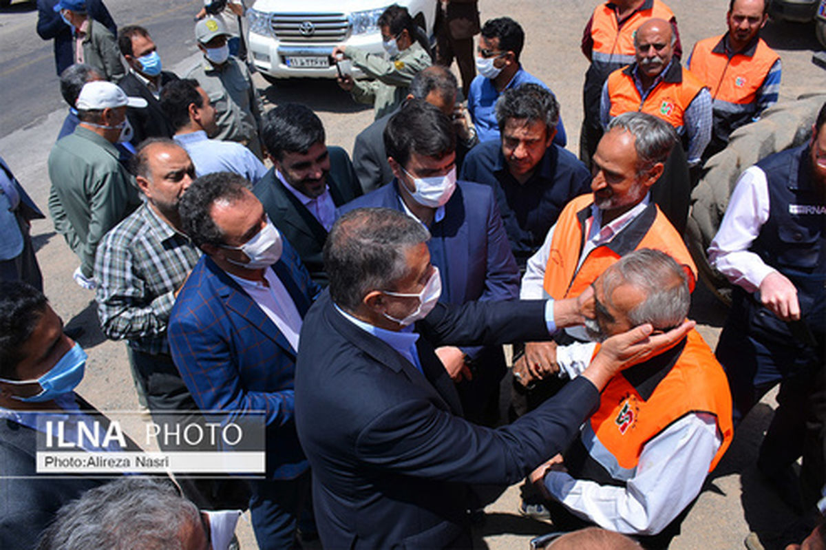 خوش و بش متفاوت وزیر راه با مردم +عکس