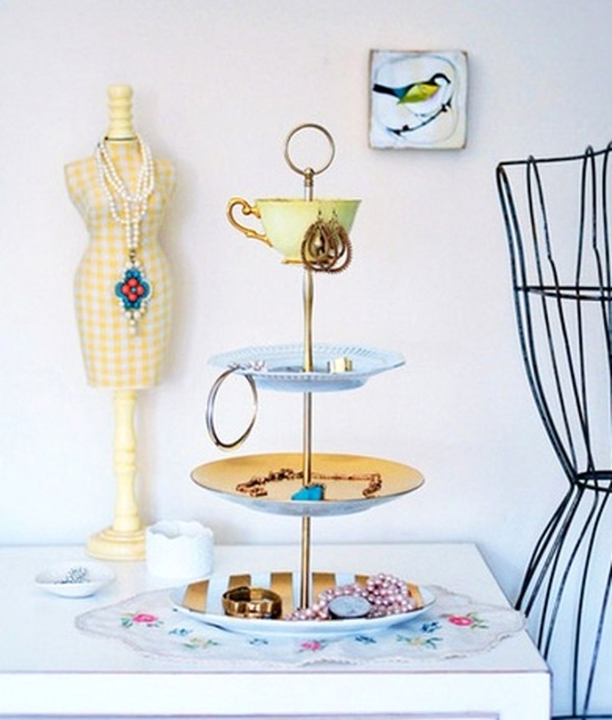 ۷ دکوراسیون زیبا و ارزان با ظروف قدیمی