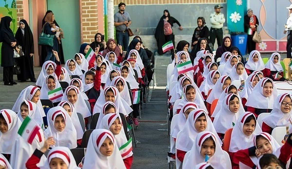 کلاس اولی‌ها نخستین روز مدرسه را تجربه کردند +تصاویر