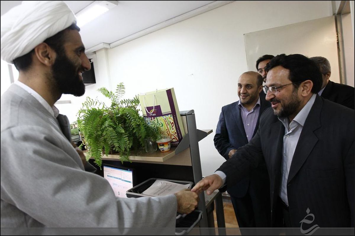 بازدید معاون فرهنگی سپاه از مرکز توسعه فناوری اطلاعات+عکس