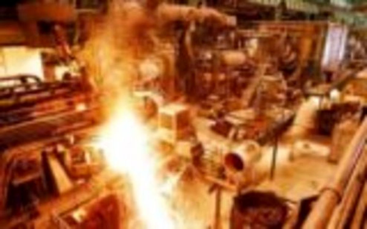 فولادمردان ایرانی در برابر تروریسم اقتصادی، استوار می‌مانند