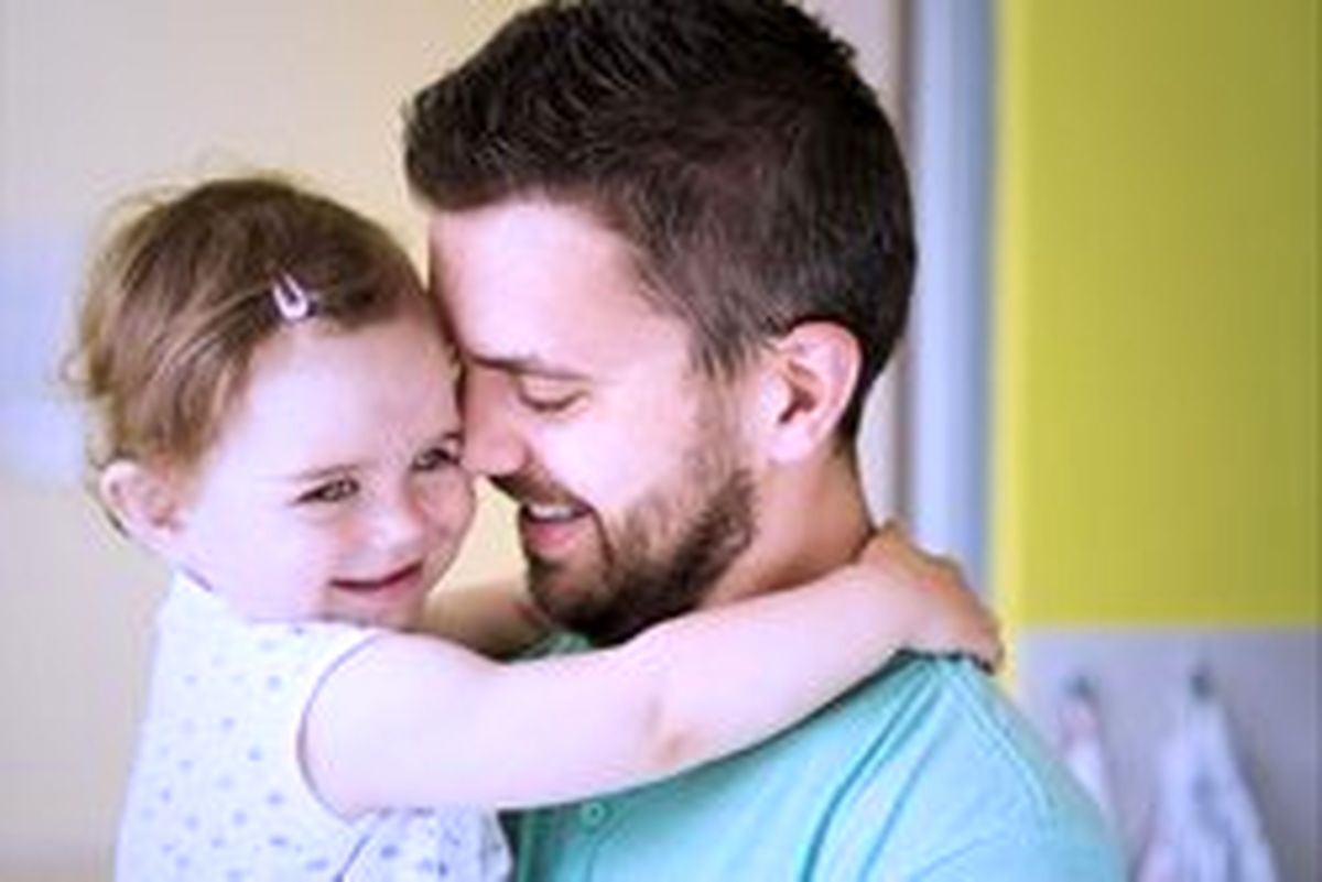 ۱۰ راهکار برای اینکه با دخترتان صمیمی باشید
