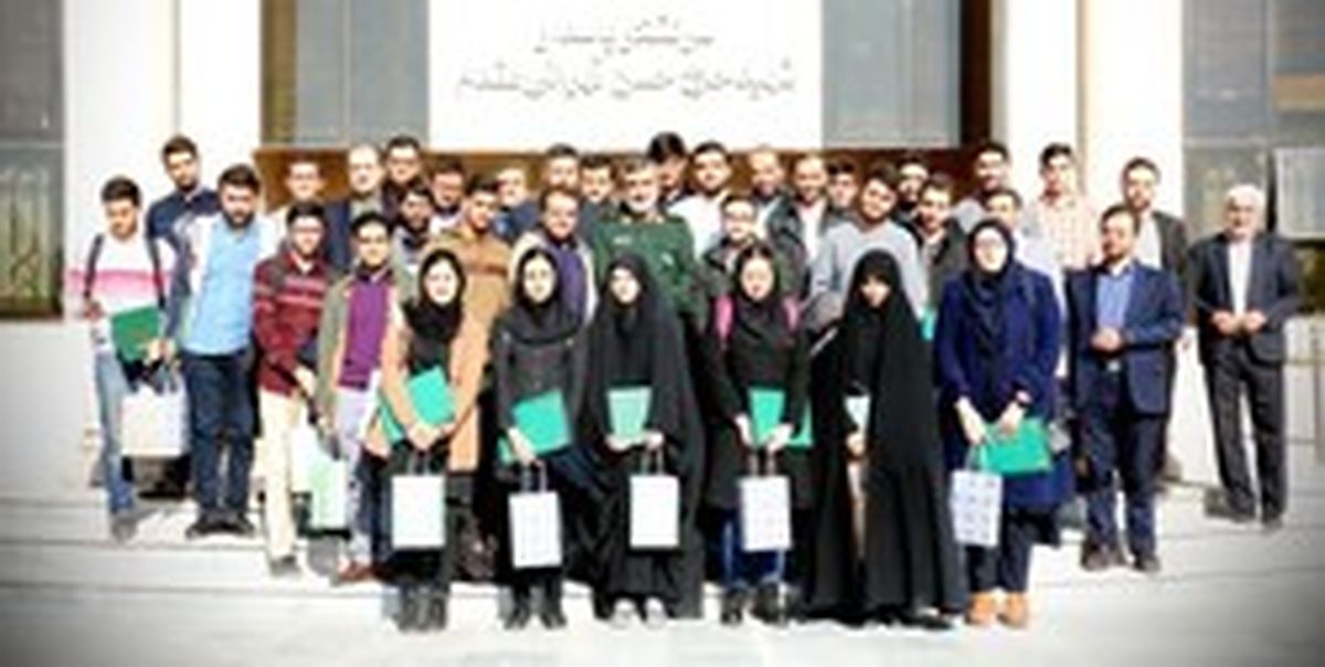 سردار حاجیزاده از برگزیدگان کنکور ۹۷ تقدیر کرد +عکس