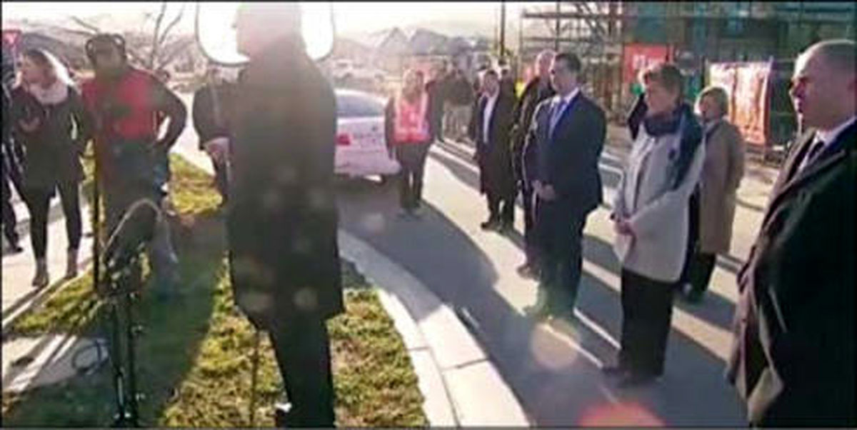 اخراج نخست وزیر استرالیا از داخل چمن! +عکس