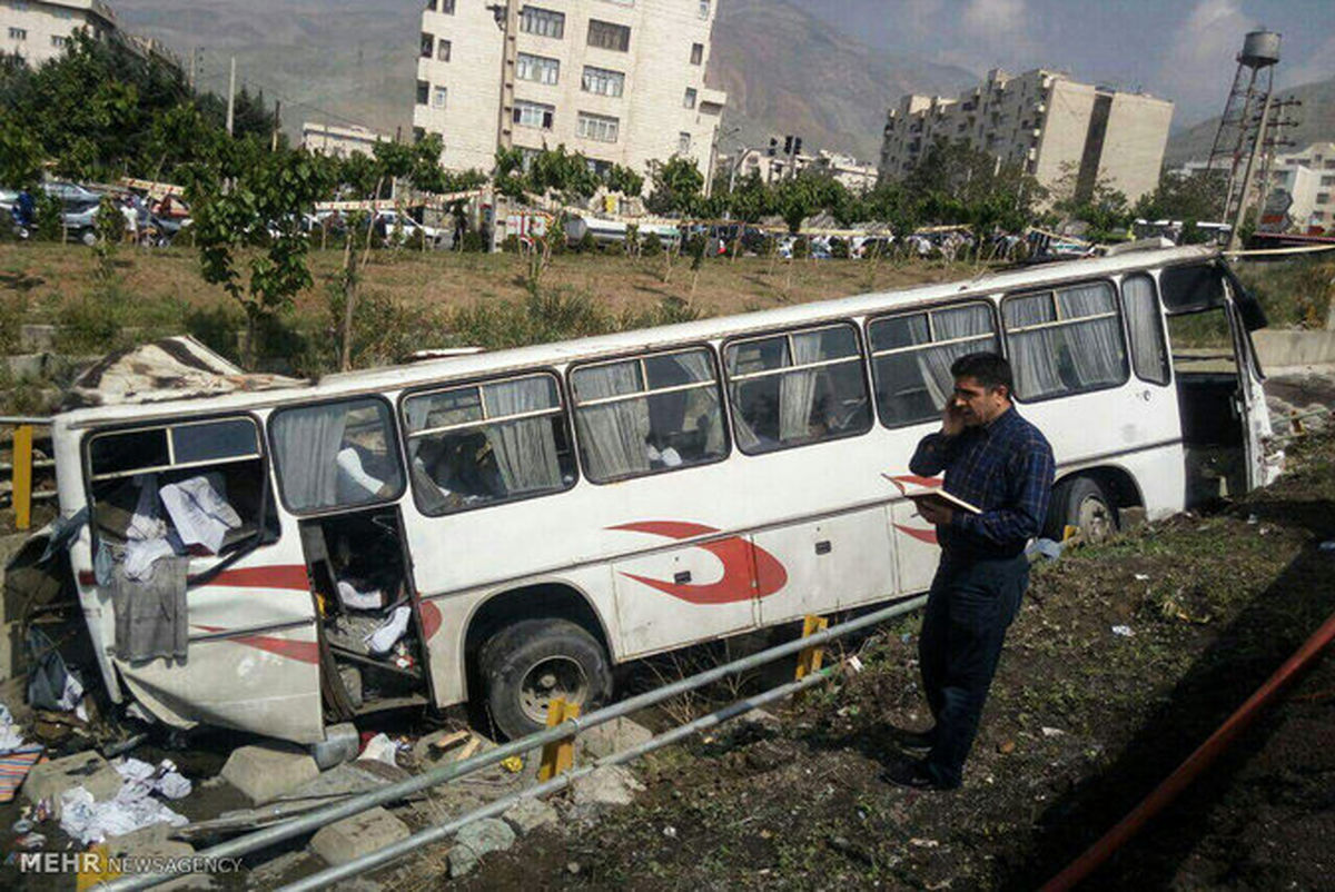 تصاویر: واژگونی اتوبوس مدرسه در بزرگراه یادگار