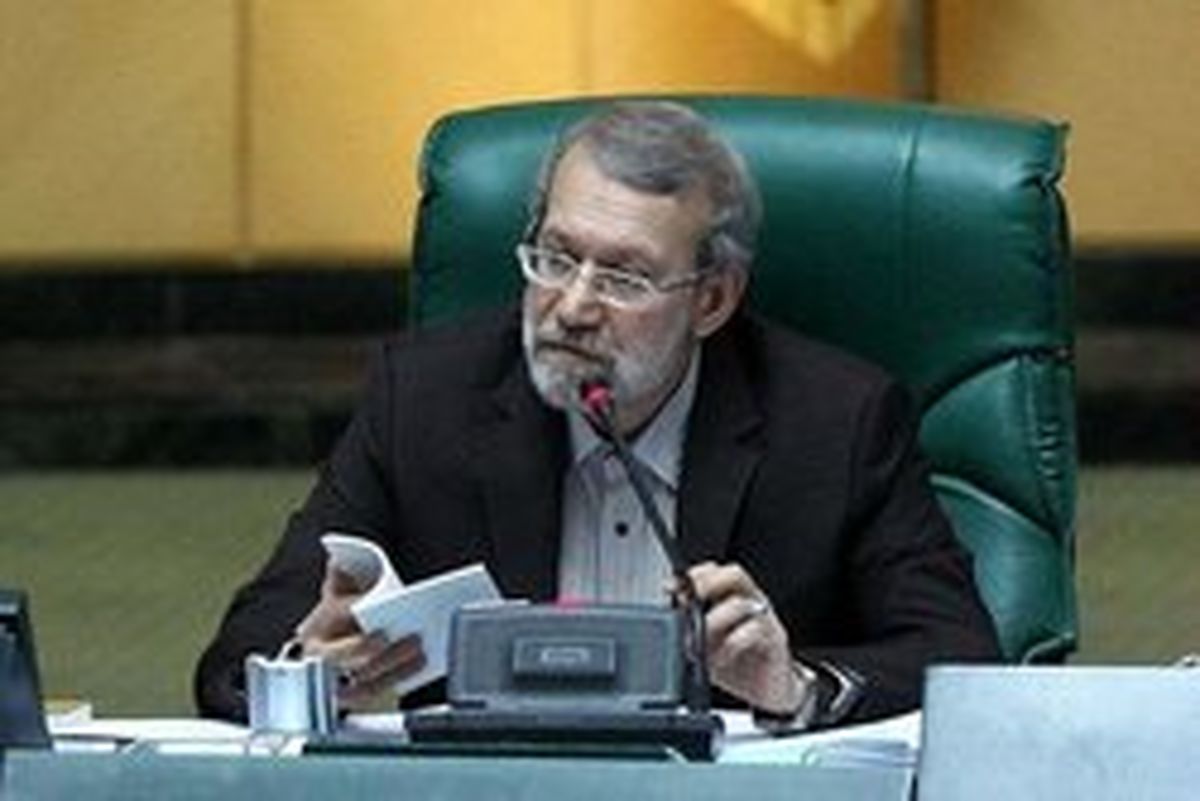 لاریجانی: سه قوه پیگیر موضوع سپرده‌گذاران هستند