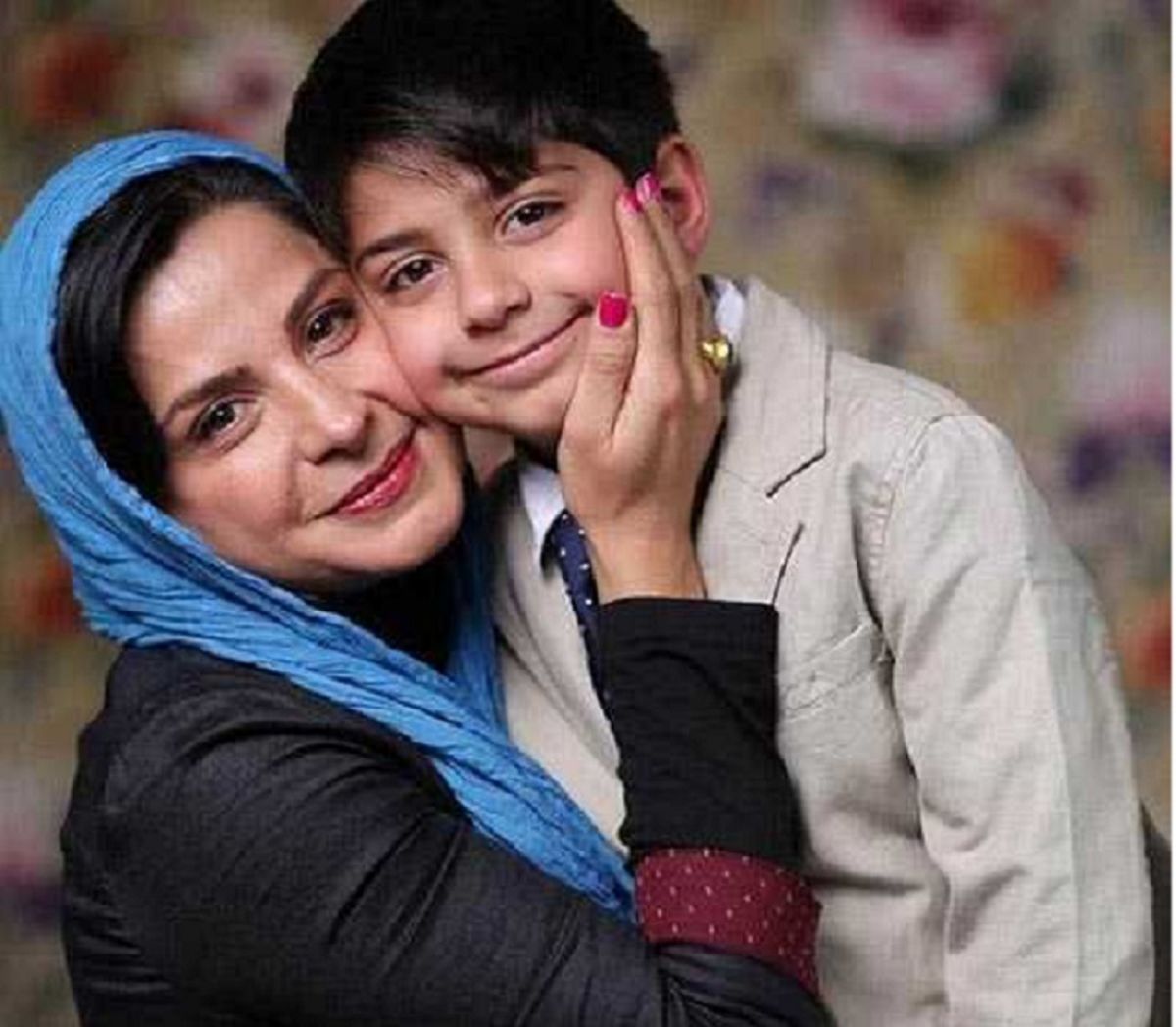 عکس: سیما تیرانداز در کنار پسرش