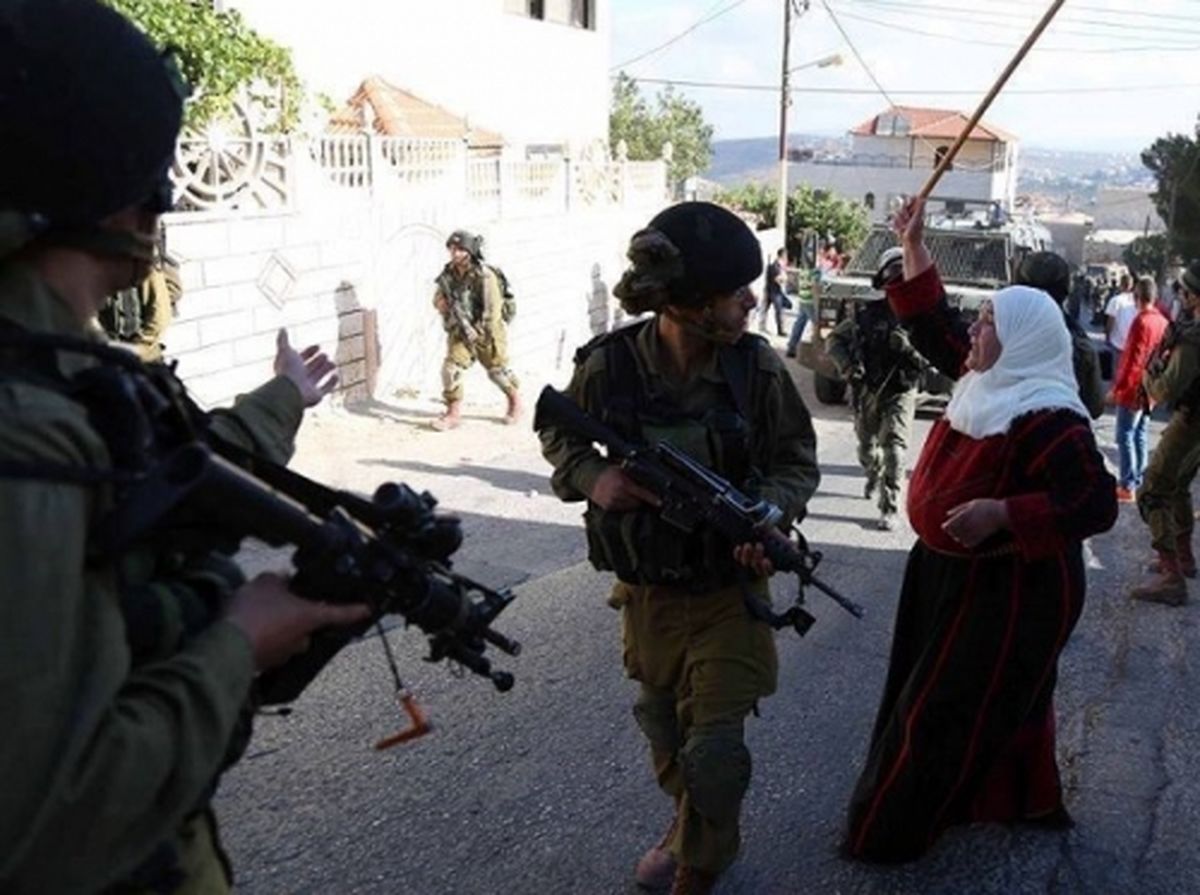 پیرزن شجاع فلسطینی/عکس