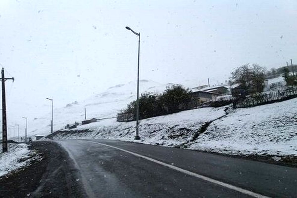 بارش برف در محورهای هراز و فیروزکوه
