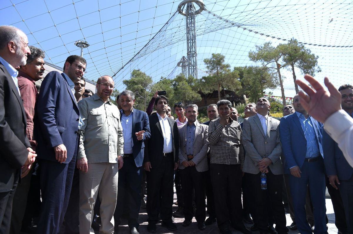 تهران در اوج تحریم‌ها و بدترین شرایط بین‌المللی تبدیل به شهر جهانی شد/ اداره تهران فقط برنامه و مدیریت صحیح می‌خواهد/ چالش امروز جامعه  دفع افاضل بجای اراذل است