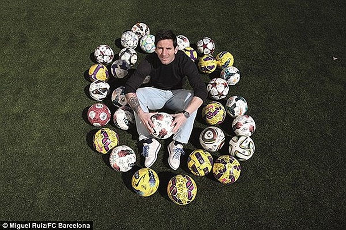 مسی و ۳۲ مرتبه هت تریک/عکس