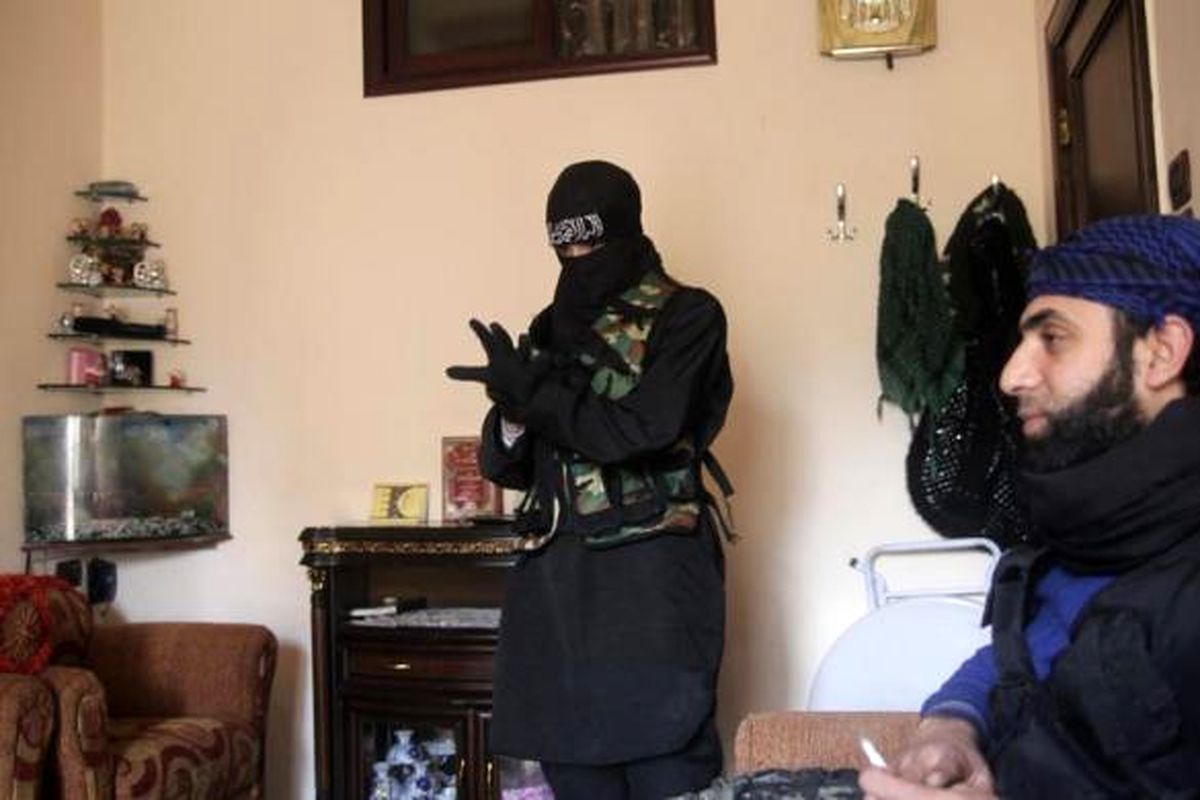 عکس/ یک زن تروریست در سوریه