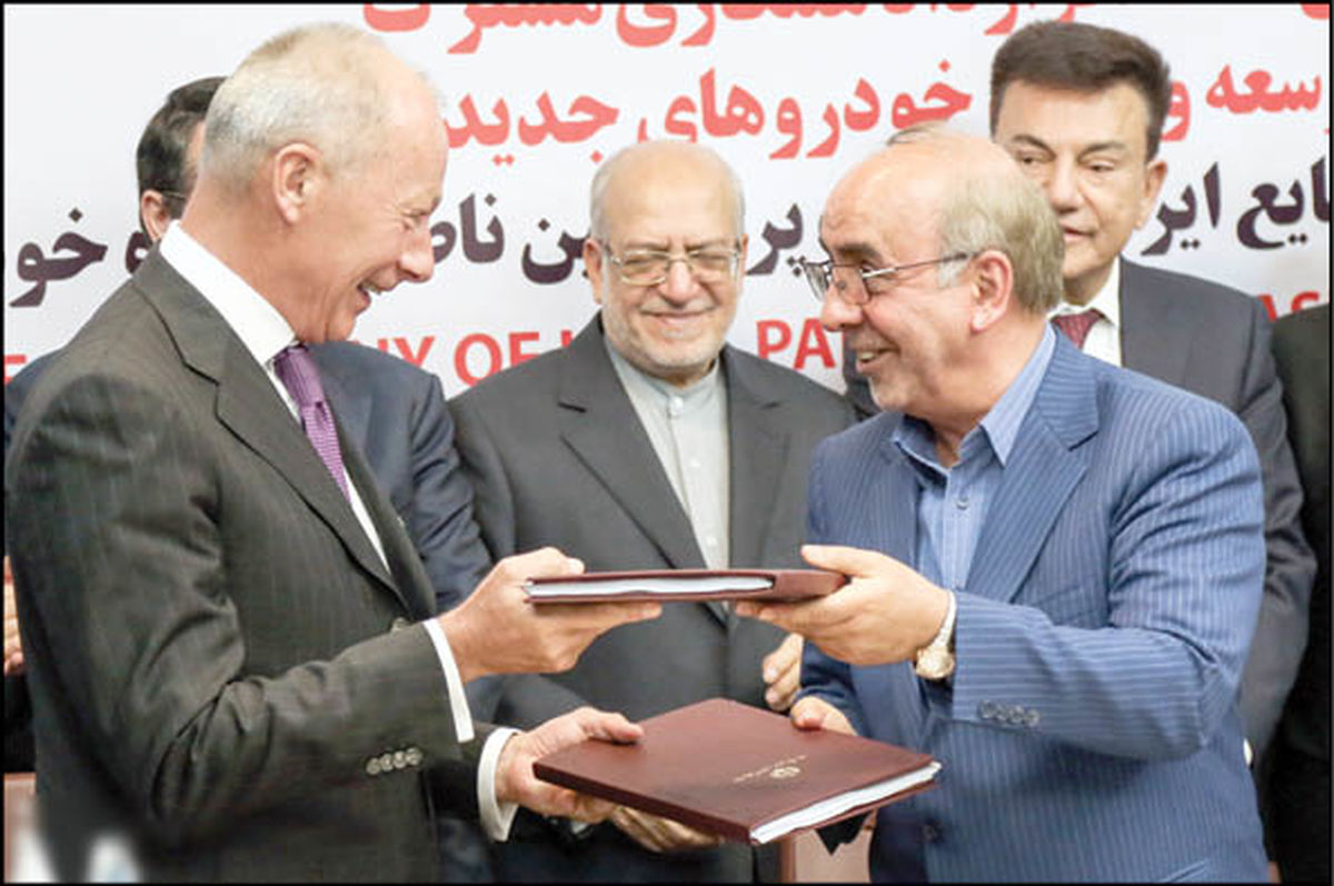 ۴ پرسش مهم راجع به قرارداد رنو و وزارت صنعت ایران/ وقتی با «توهم» انتقال فناوری، صنعت خودوری کشور تقدیم اروپایی‌ها می‌شود!/ خودروسازان که مونتاژکار بودند حالا به واردکننده خودرو تبدیل شده‌اند
