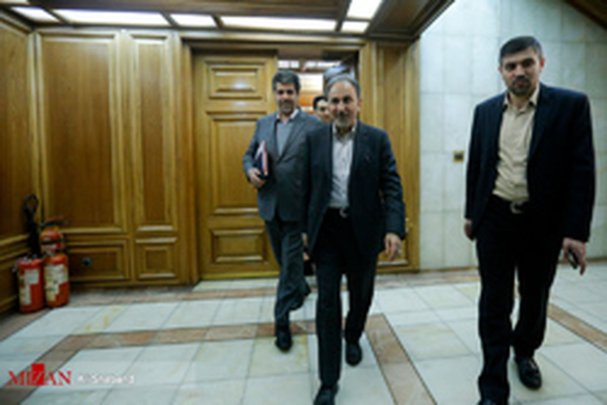 بررسی استعفای شهردار تهران پشت در‌های بسته