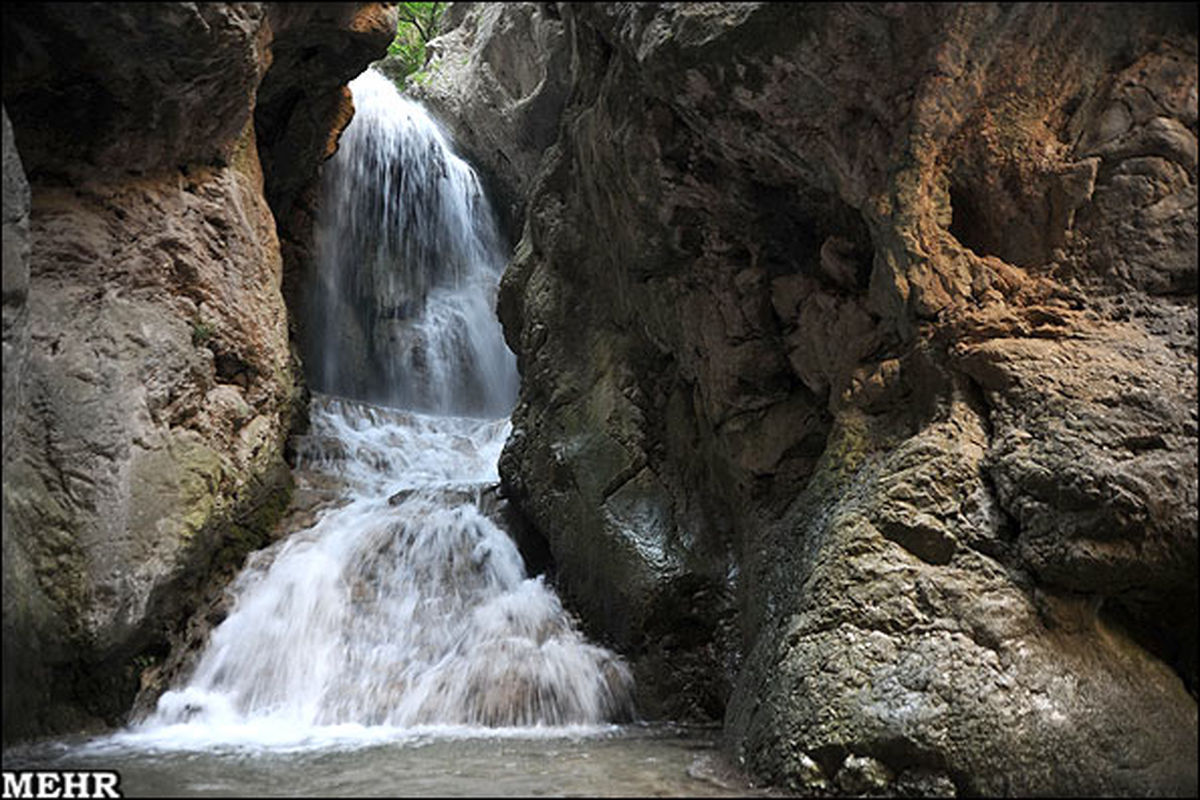 آبشاري زيبا در گلستان/ تصاوير