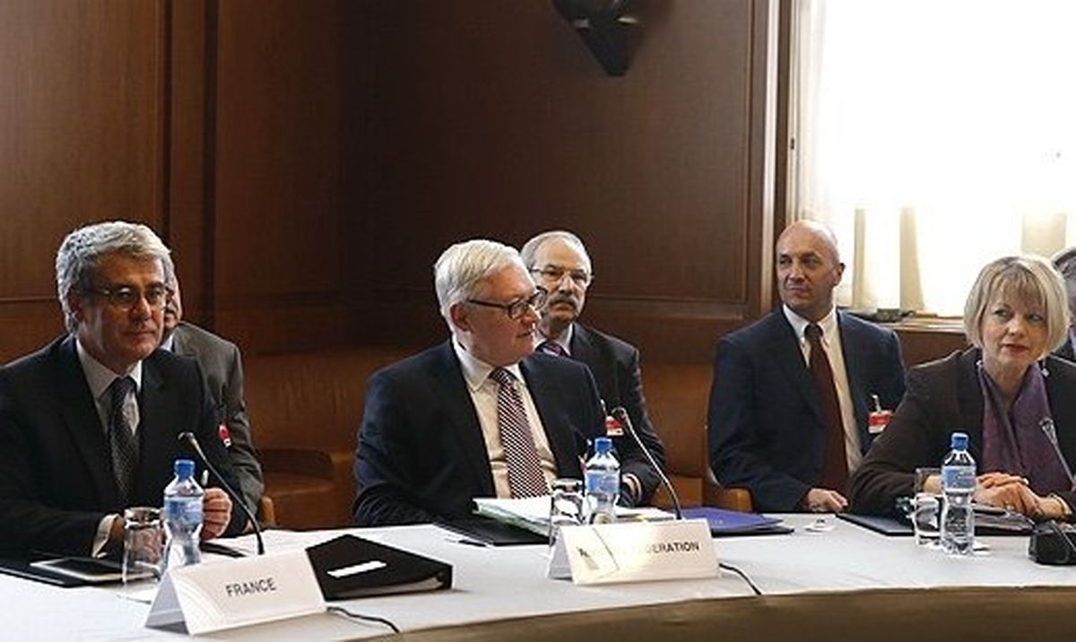 مشکلی بنام فابیوس!/ وزیر خارجه فرانسه یا نماینده نتانیاهو؟ / ظریف: پیشرفت بوده اما هنوز فاصله وجود دارد